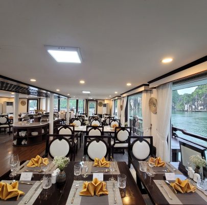 Nhà hàng sang trọng trên Du thuyền Amanda Hạ long