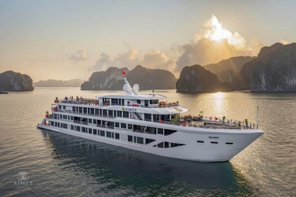 Toan-canh-Aimee-cruise