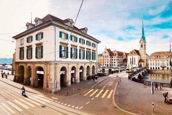 tour-zurich-1-2-ngay-city-tour-di-pha-va-cap-treo-4-600x400