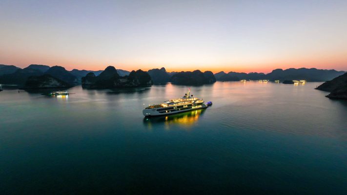 Du Thuyền Azura Cruise 6 Sao