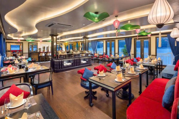 Nha-hang-Auroza-Cruise